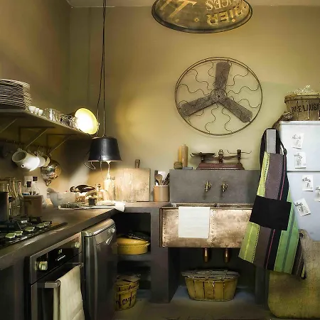 , Ancien Des Colonnes Pensionat Riez