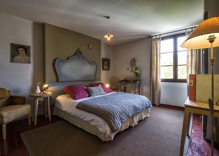 , Ancien Des Colonnes 3* Riez